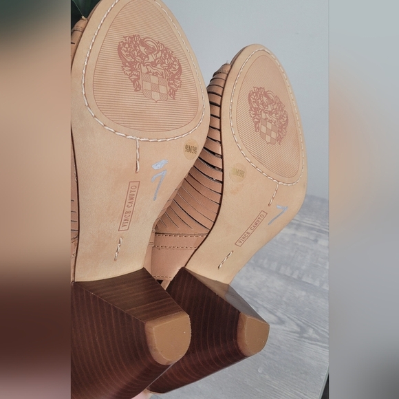 VINCE Camuto Emore Open Toe Leather Gladiator Lazer Cut Pump Heel 9.5 - Picture 6 of 6